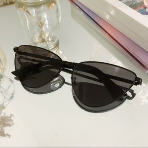 Black Metal Oversized Cat-eye Sunglasses